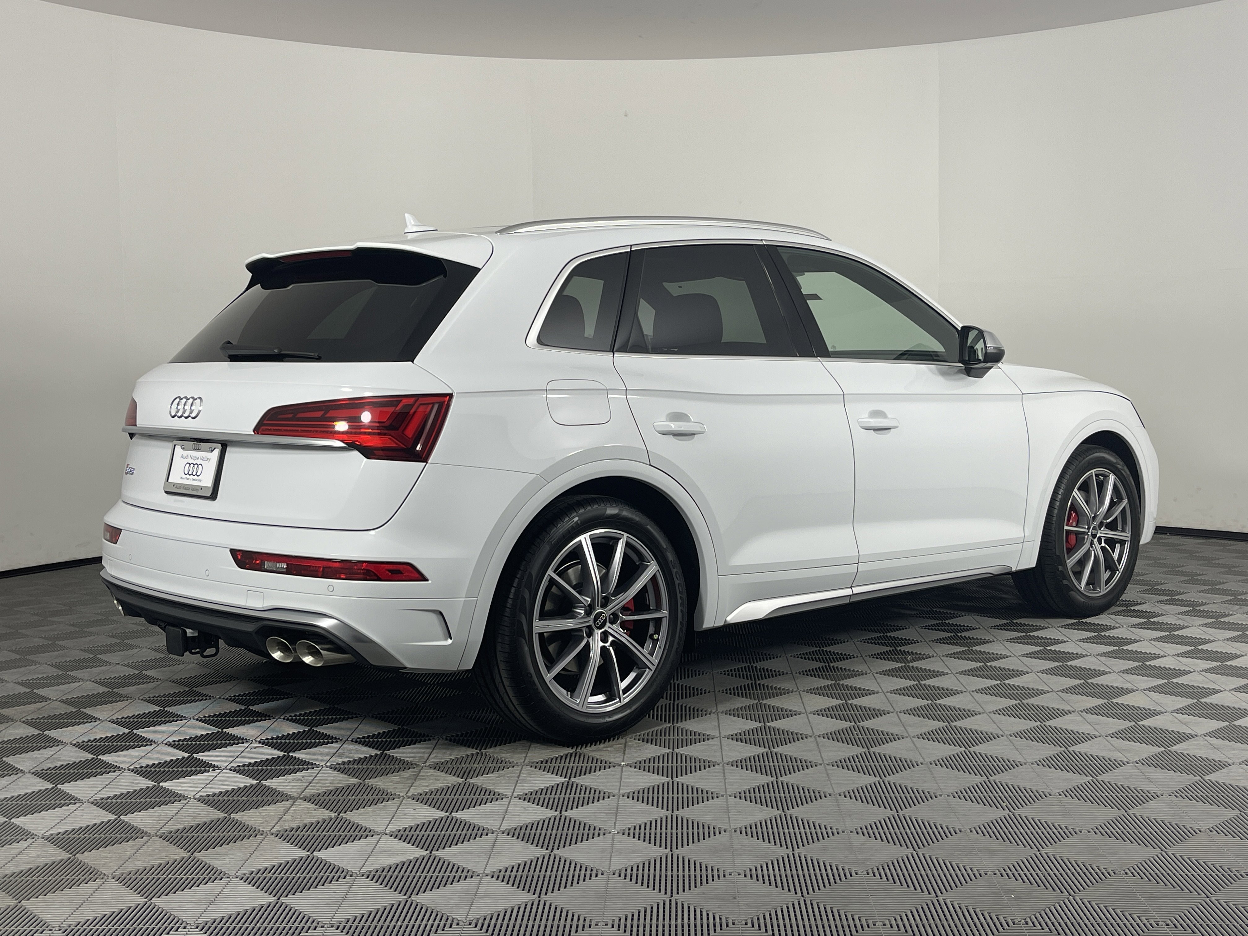 New 2025 Audi SQ5 Premium Plus image 17