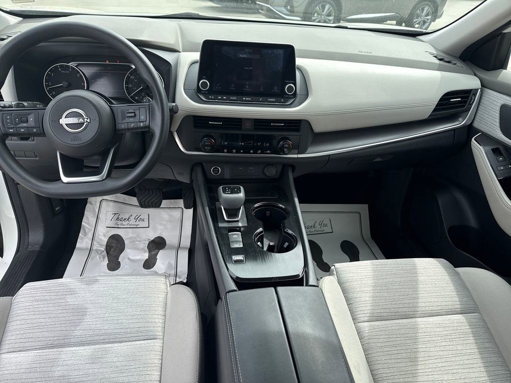 Used 2023 Nissan Rogue SV image 31