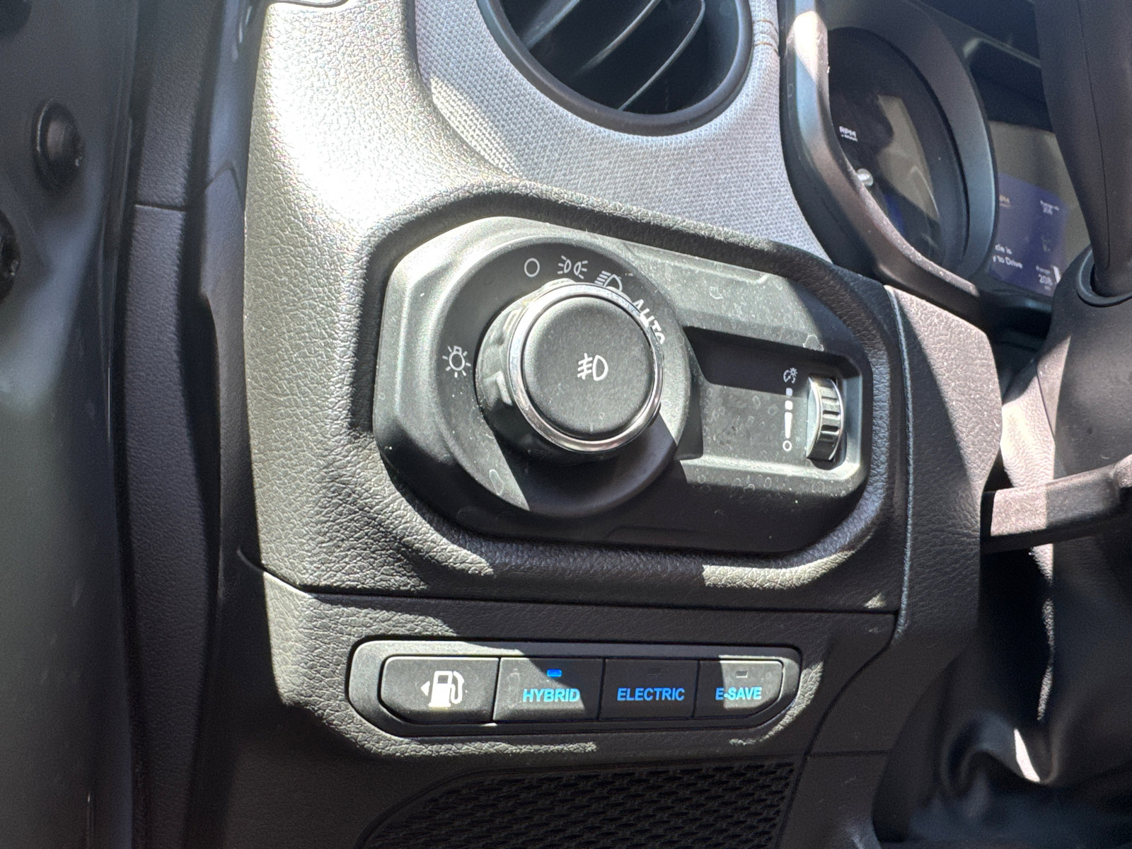 Used 2025 Jeep Wrangler Willys image 32