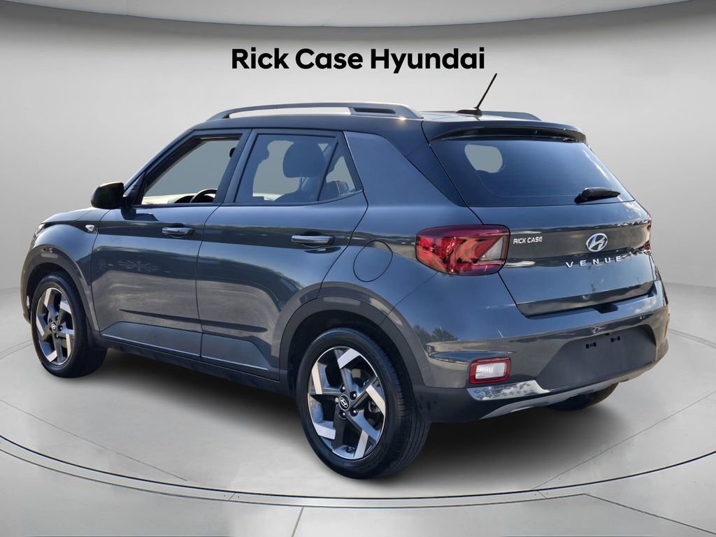 Certified 2025 Hyundai Venue Limited image 6