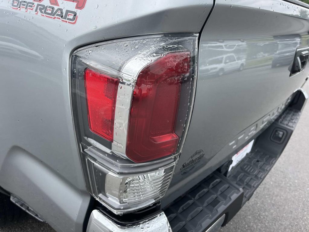 Used 2023 Toyota Tacoma TRD Off-Road AWD/4WD image 10