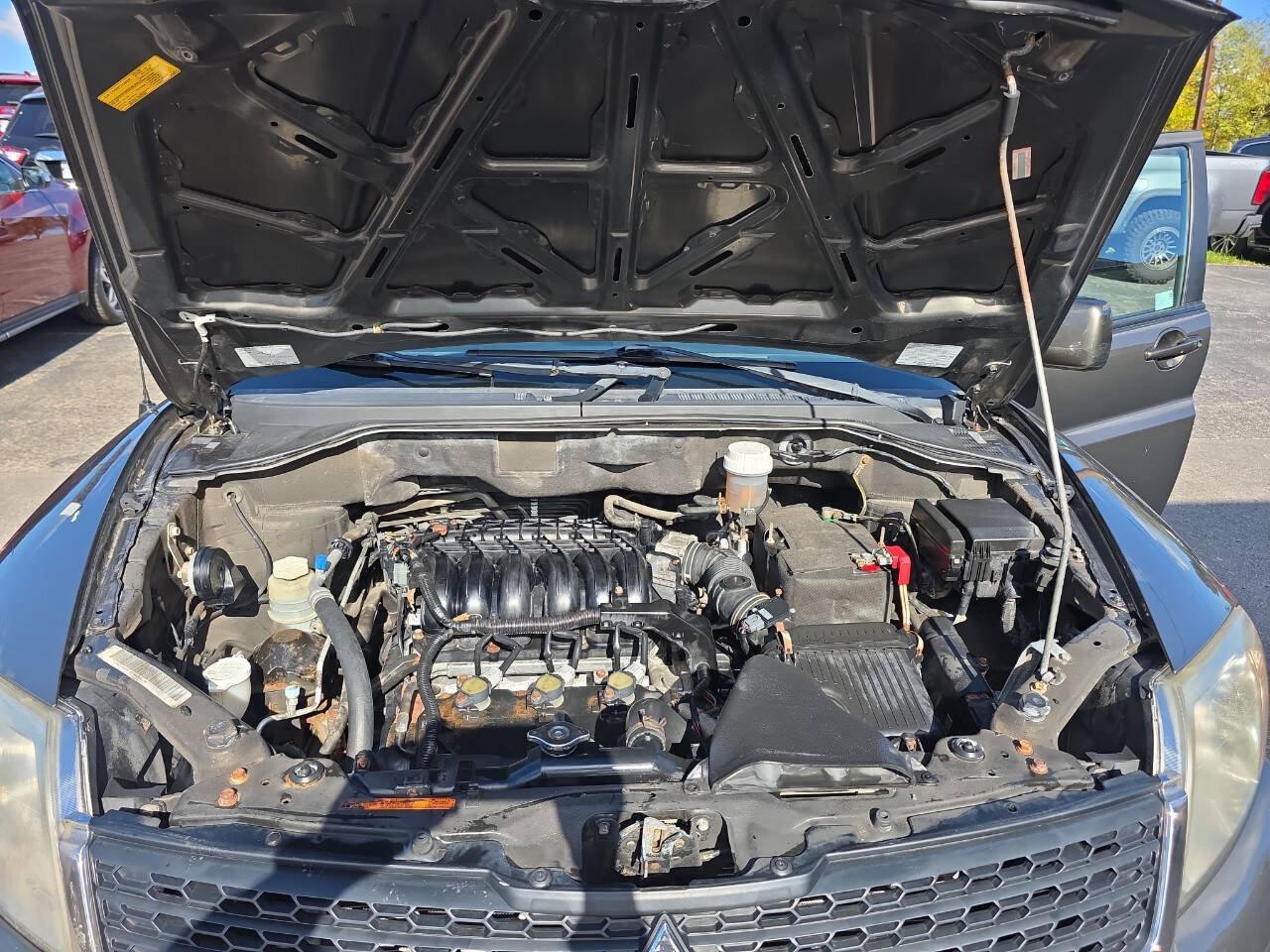 Used 2010 Mitsubishi Endeavor SE FWD image 30
