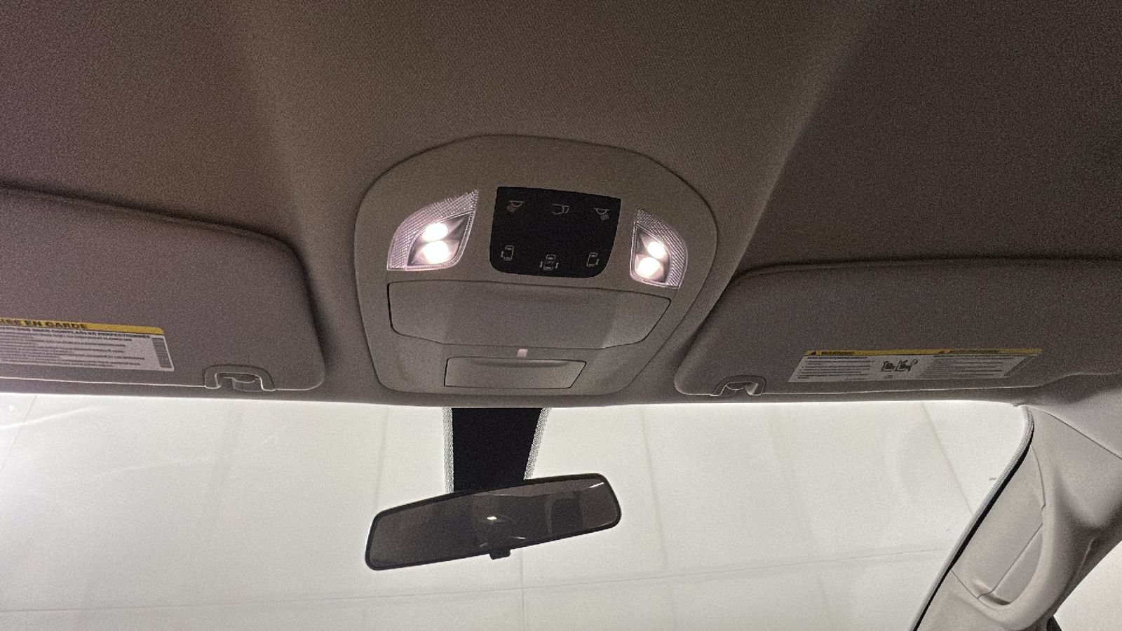 Used 2022 Chrysler Voyager LX FWD image 30