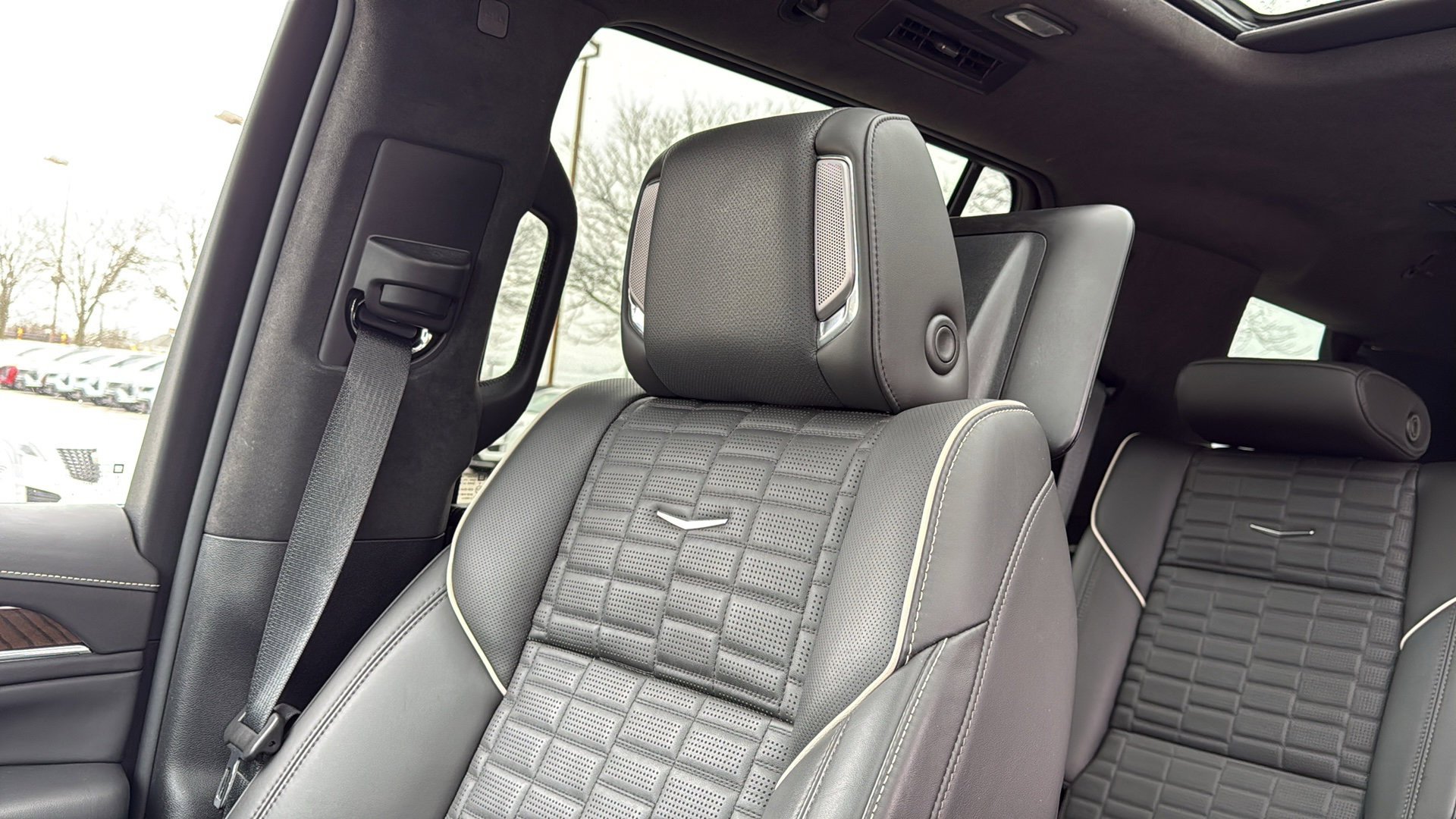 Certified 2024 Cadillac Escalade Premium Luxury Platinum AWD/4WD image 23