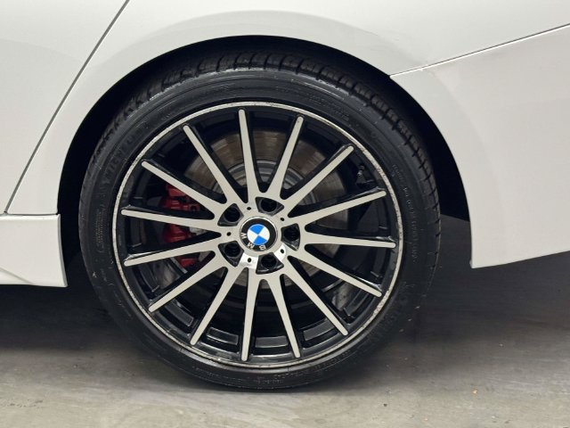 Used 2016 BMW 340i xDrive Sedan w/ Technology Package AWD/4WD image 18