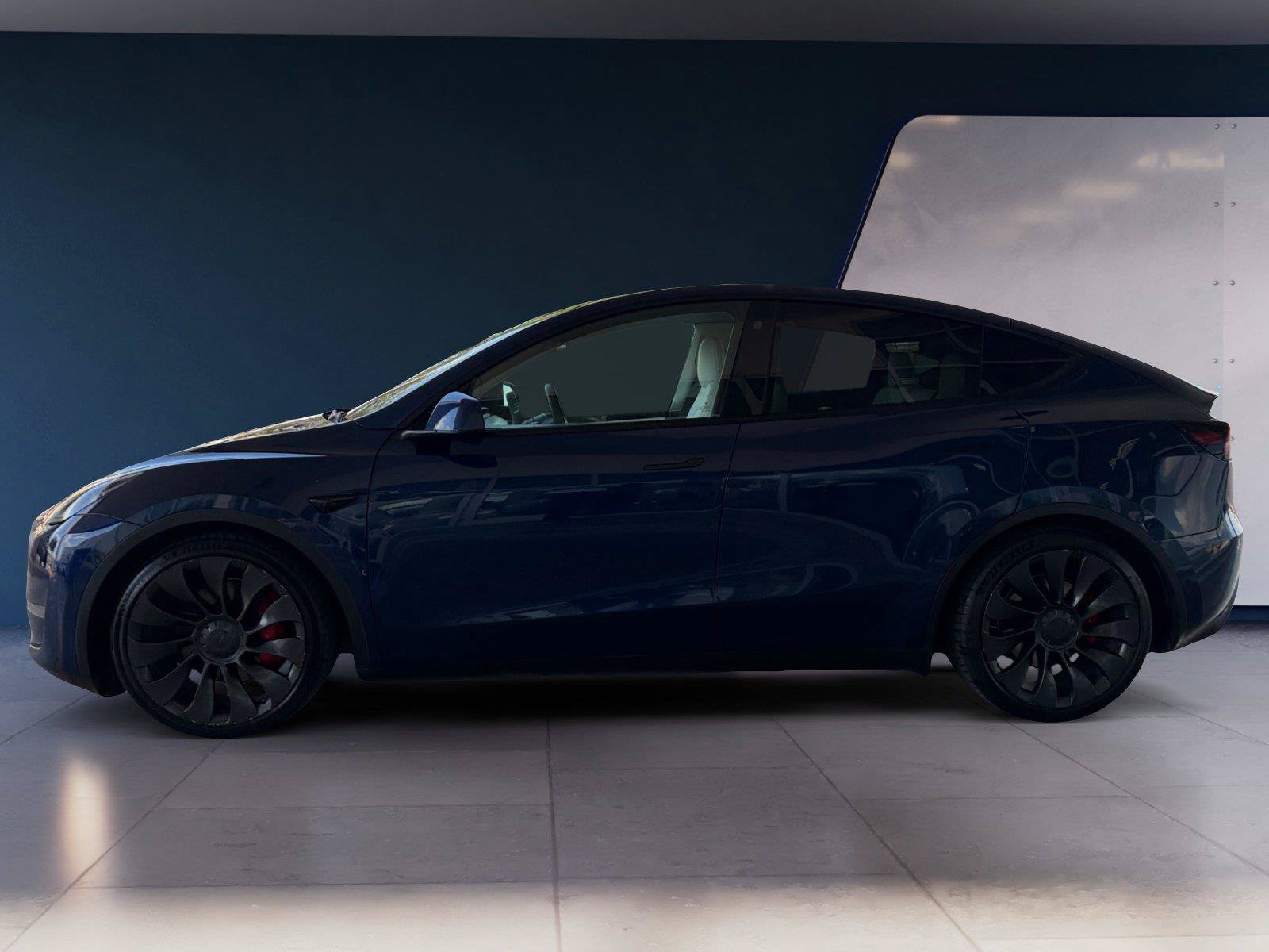 Used 2022 Tesla Model Y Performance AWD/4WD image 2