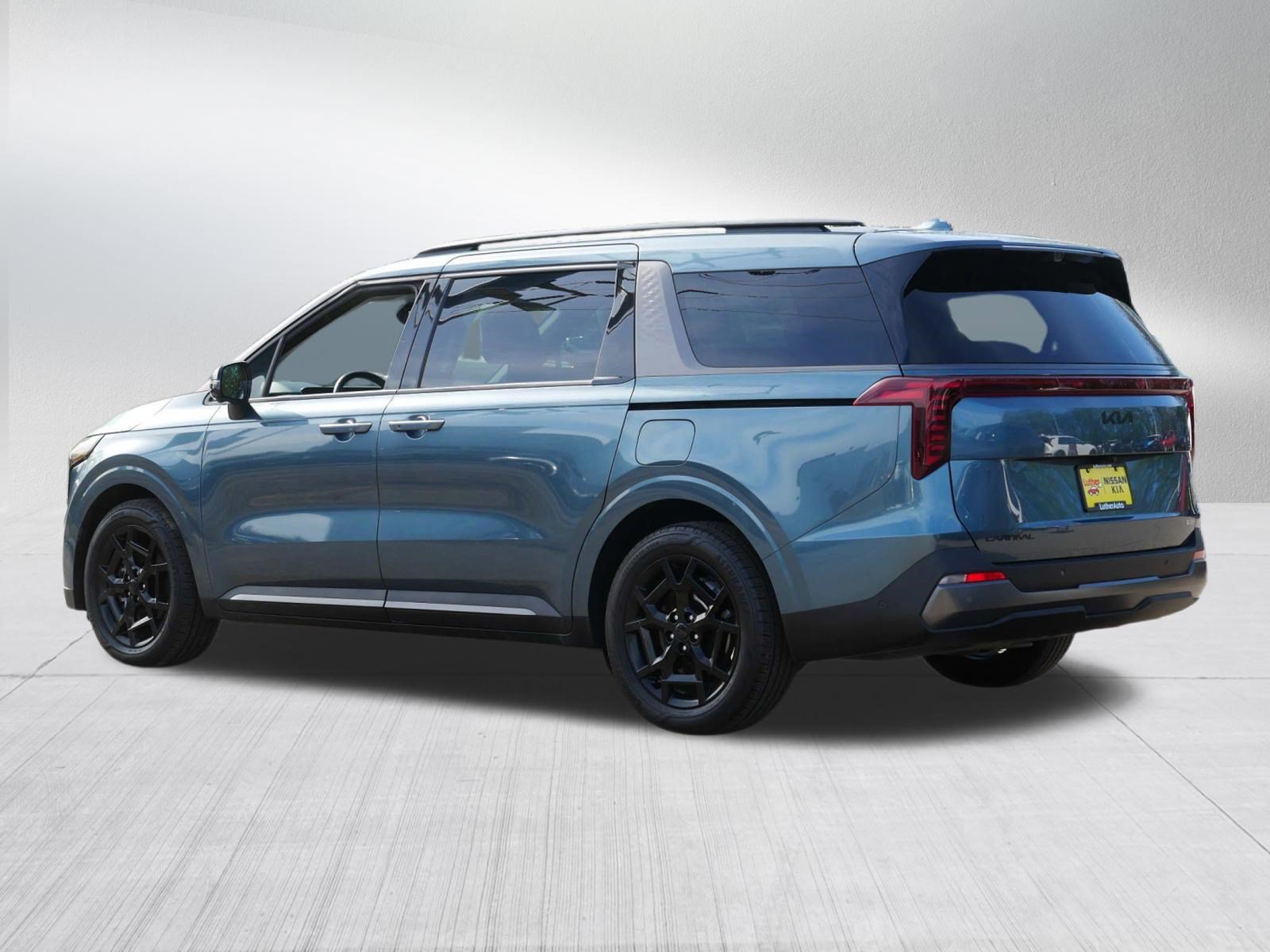 Certified 2025 Kia Carnival SX Prestige FWD image 5