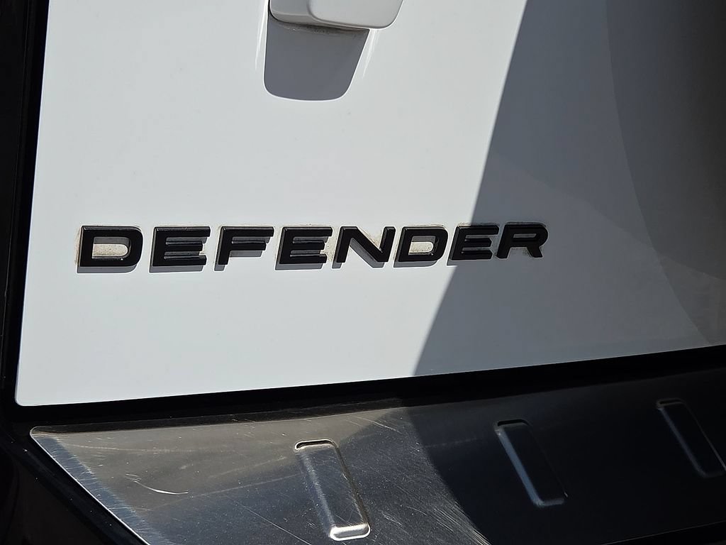 Used 2024 Land Rover Defender 110 X-Dynamic SE AWD/4WD image 10