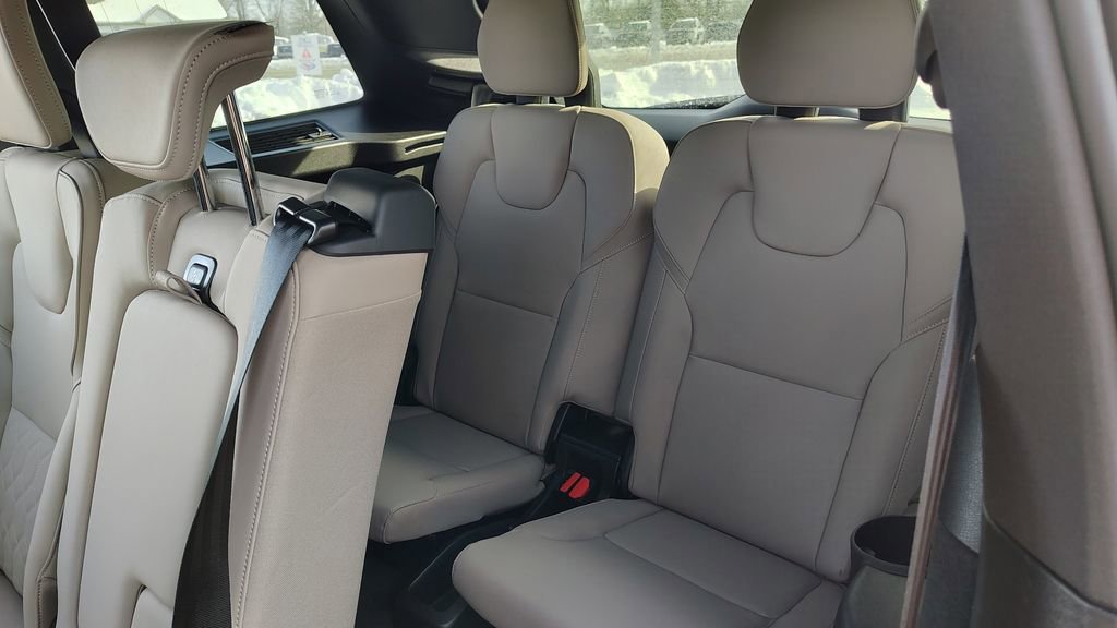 New 2026 Volvo XC90 B6 Plus w/ Protection Package Premier image 31