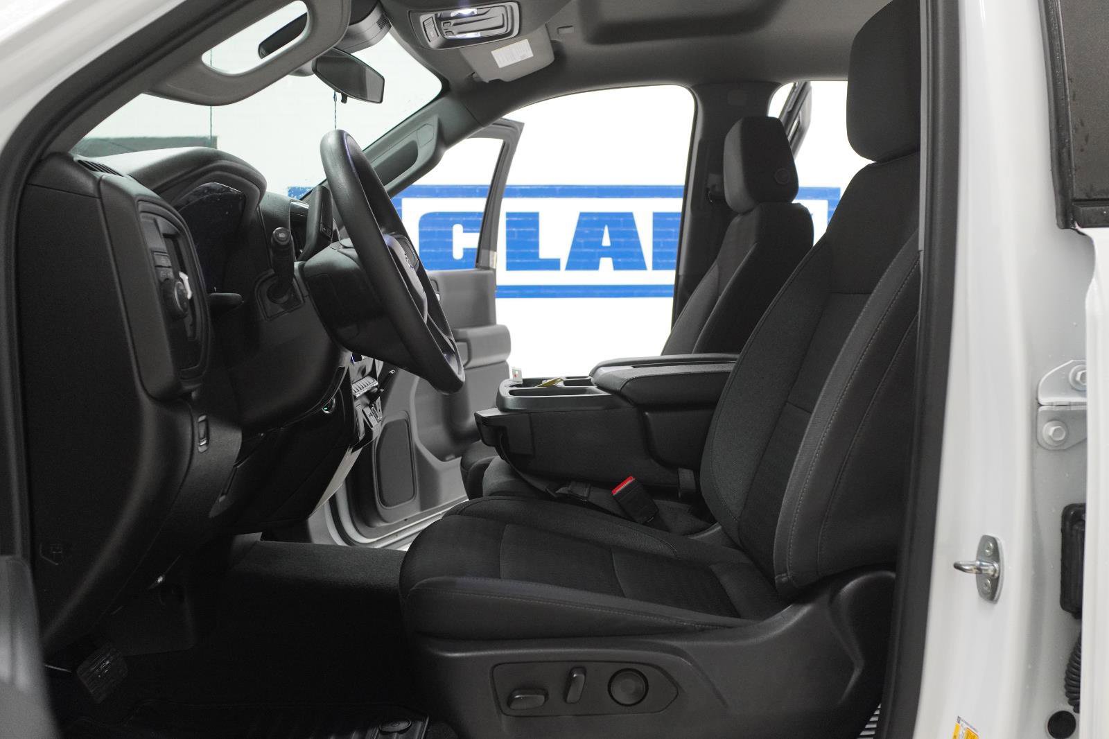 Used 2022 Chevrolet Silverado 1500 Custom image 6