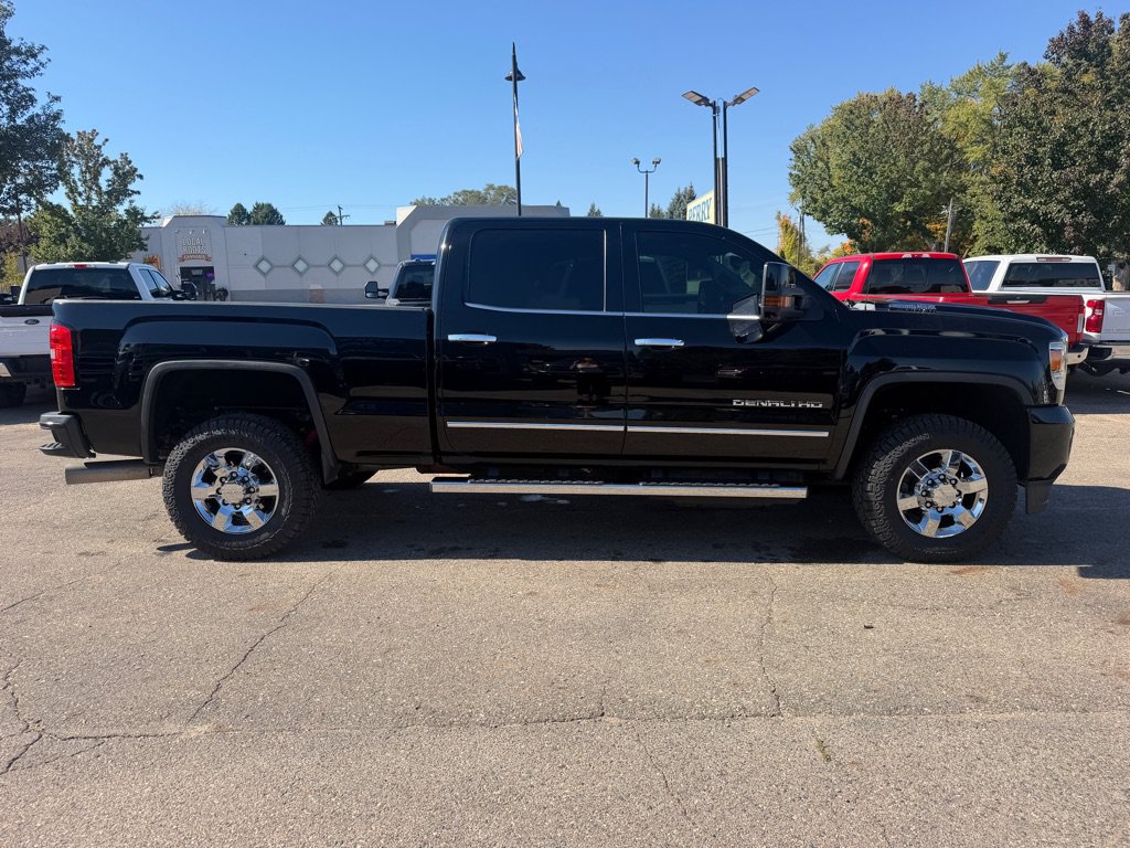 Used 2017 GMC Sierra 3500 Denali w/ Duramax Plus Package AWD/4WD image 5