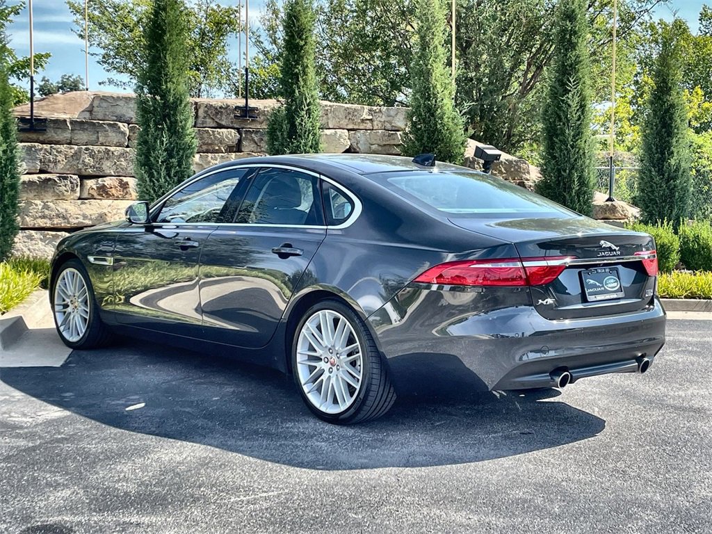 Used 2020 Jaguar XF Prestige image 4
