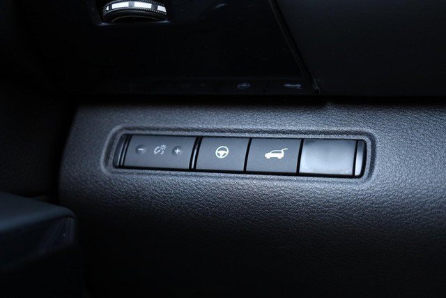 Certified 2025 Nissan Pathfinder SV FWD image 17