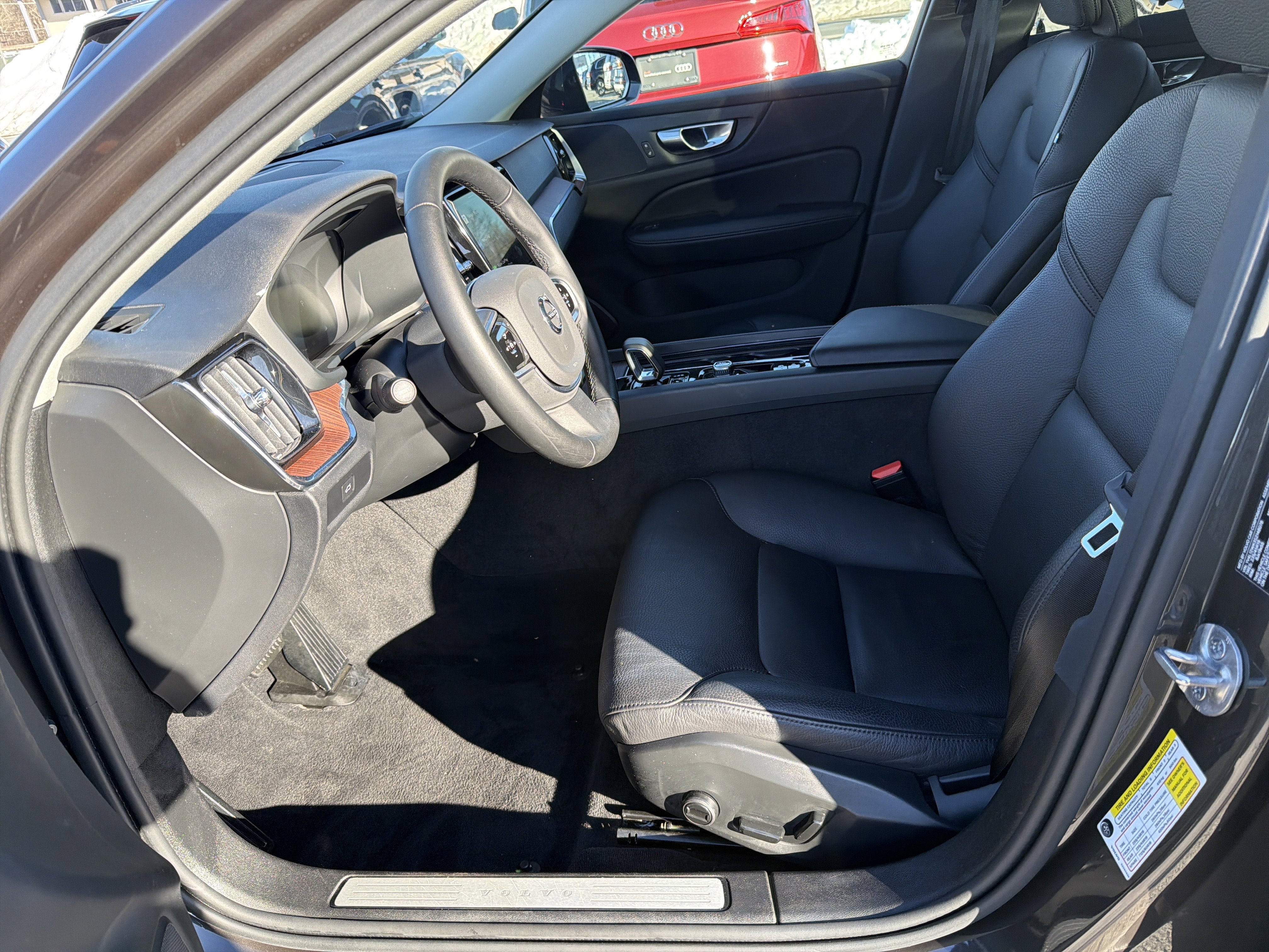 Certified 2025 Volvo V60 B5 Cross Country Plus AWD/4WD image 5