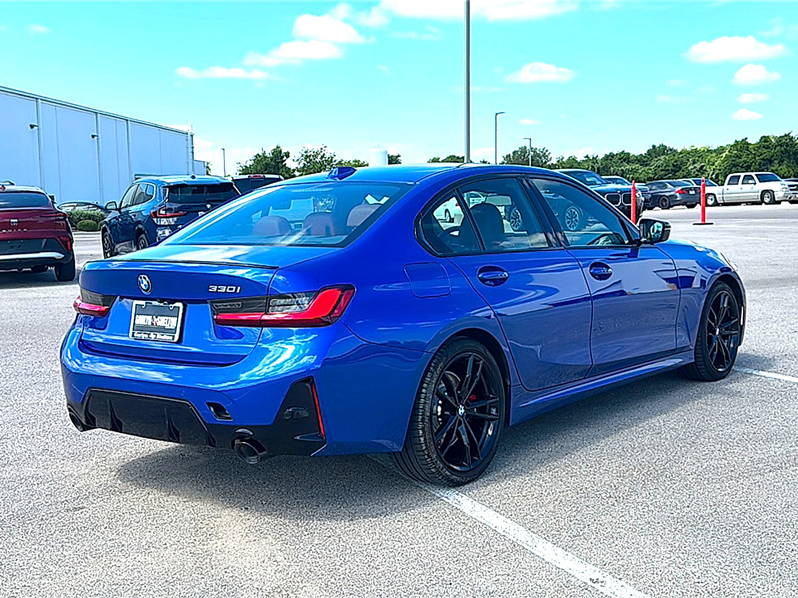 Used 2024 BMW 330i Sedan w/ M Sport Package RWD image 8