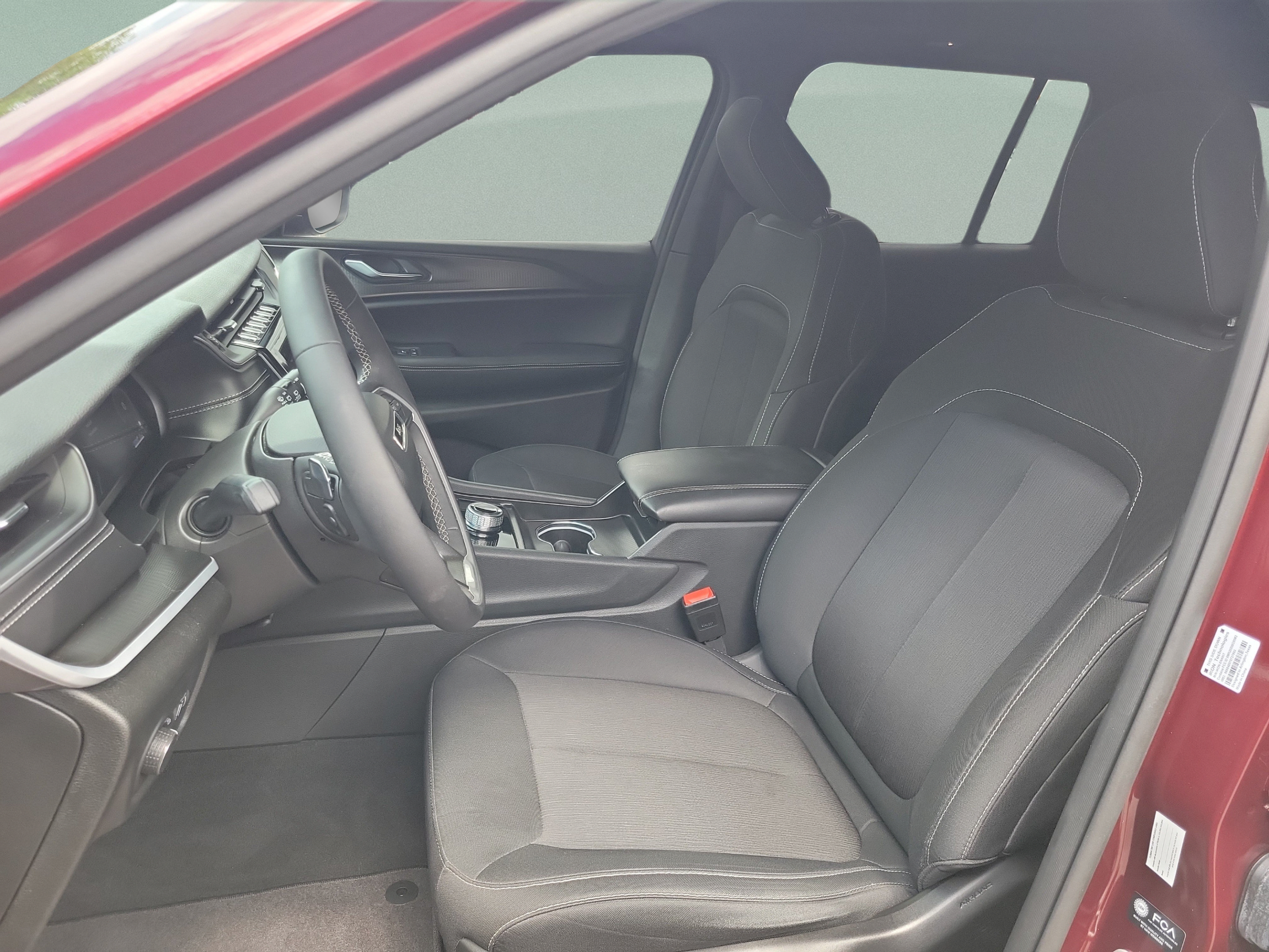 Used 2025 Jeep Grand Cherokee Laredo X RWD image 17