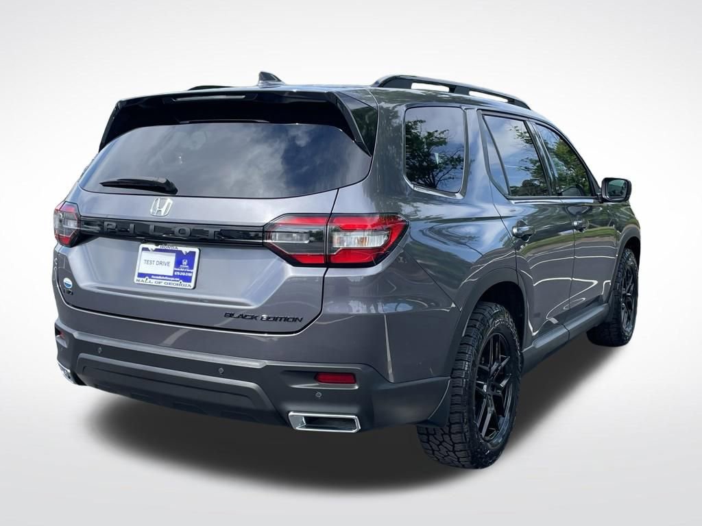 Used 2025 Honda Pilot Black Edition image 6