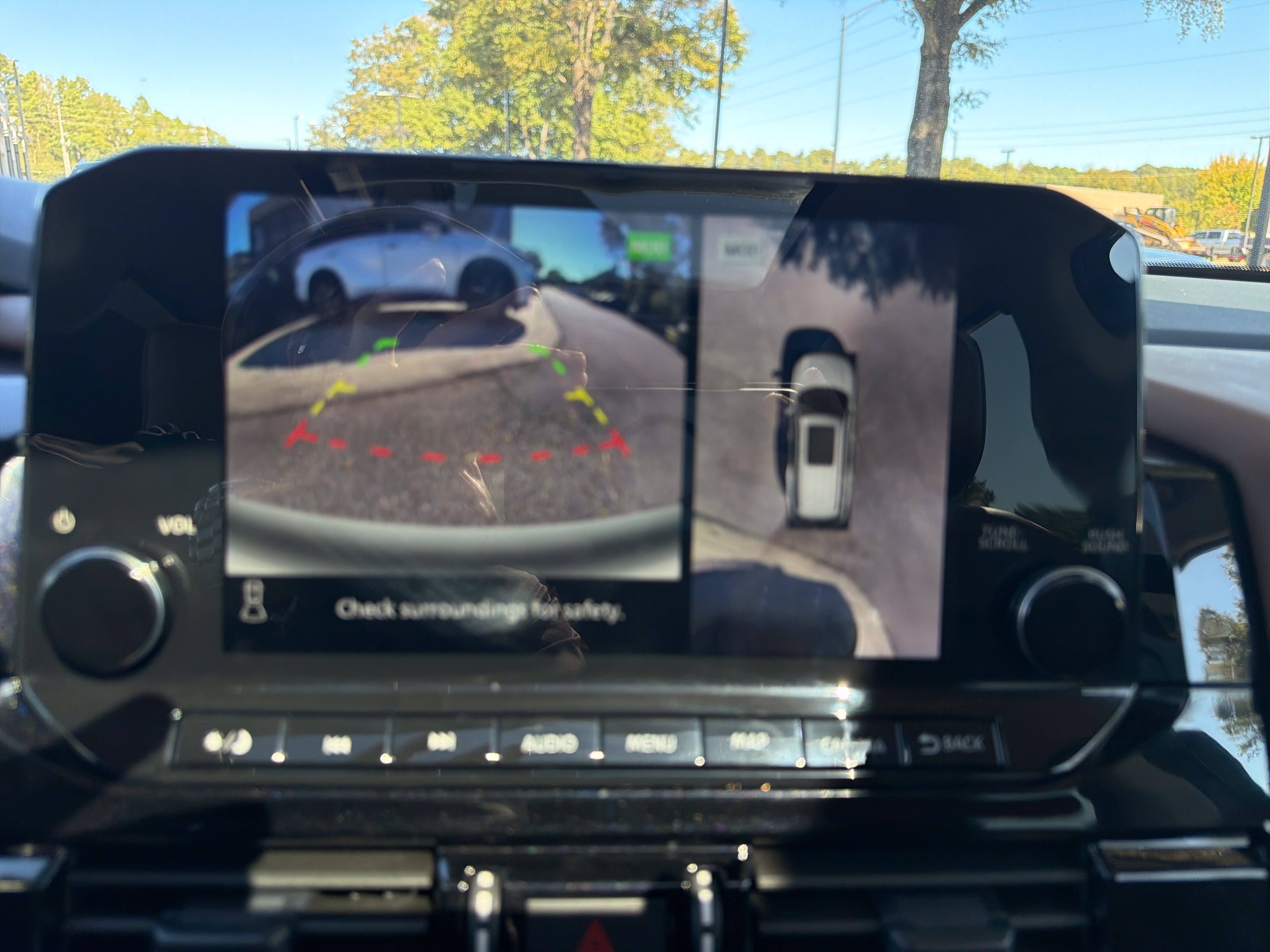 Used 2025 Nissan Pathfinder Platinum w/ Cargo Package FWD image 8