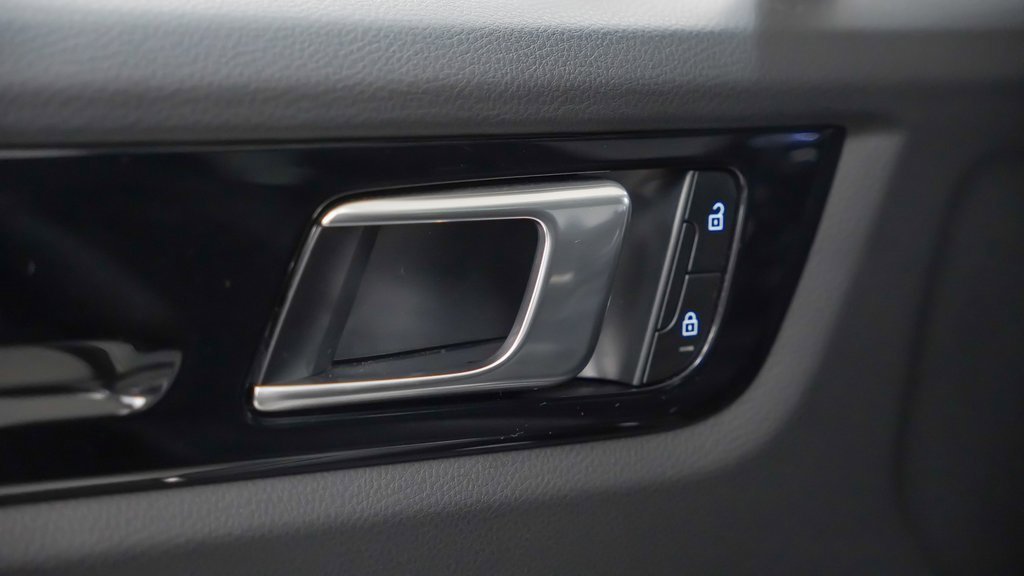 Used 2023 Porsche Cayenne image 21