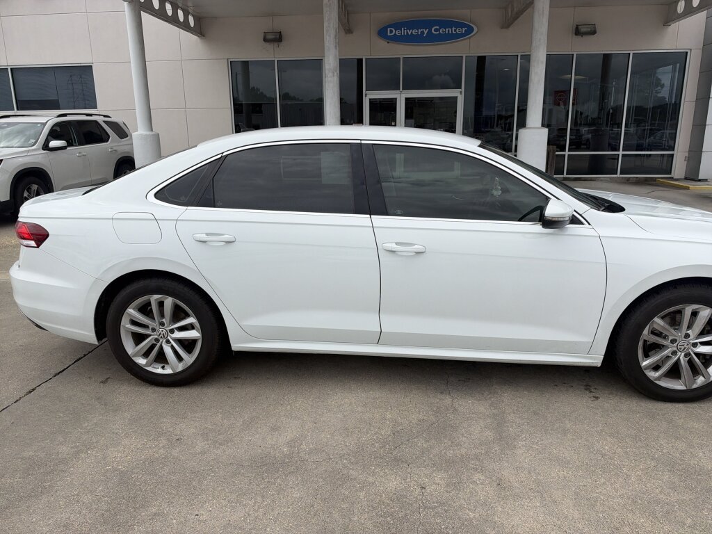 Used 2020 Volkswagen Passat 2.0T SE FWD image 12