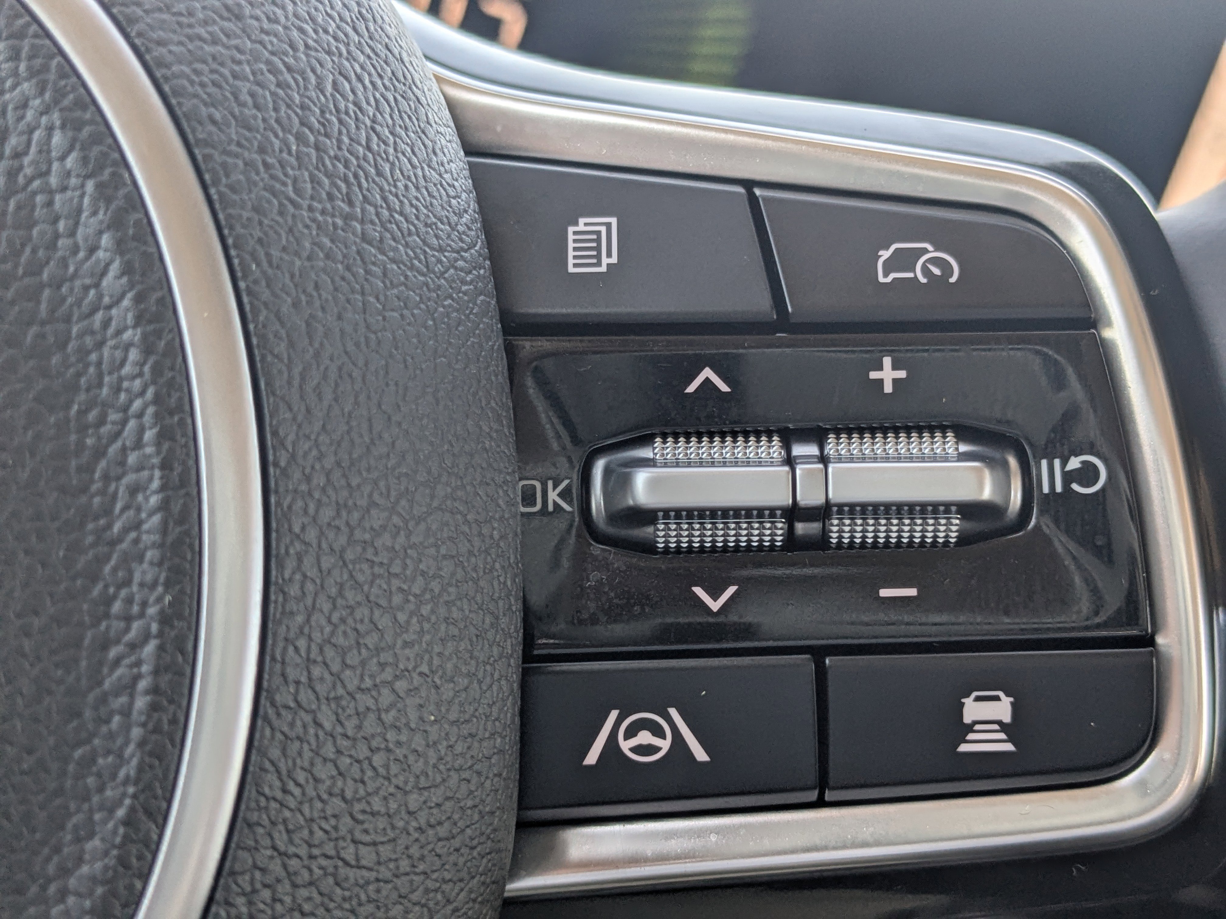 Certified 2025 Kia Sorento S w/ Panoramic Sunroof Package image 33