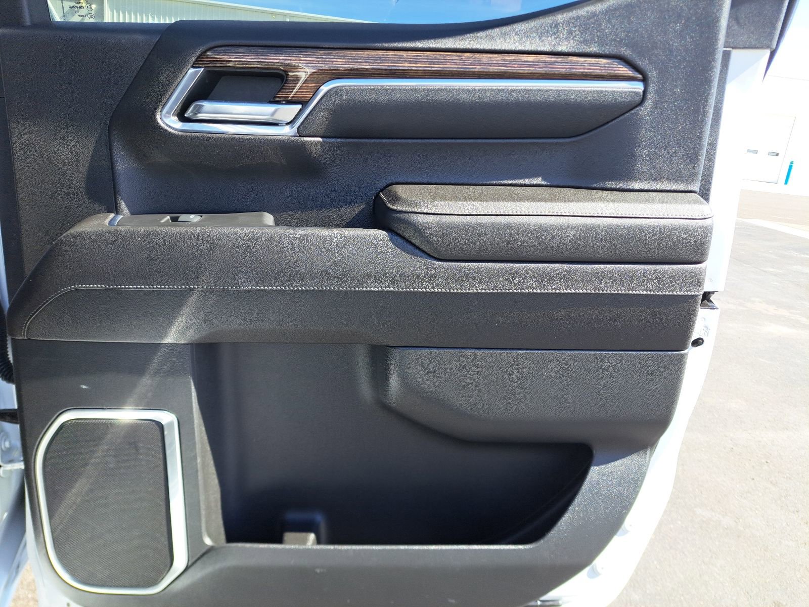 Used 2023 GMC Sierra 1500 SLE image 29