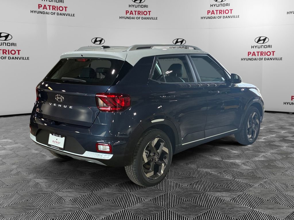 New 2026 Hyundai Venue SEL FWD image 3
