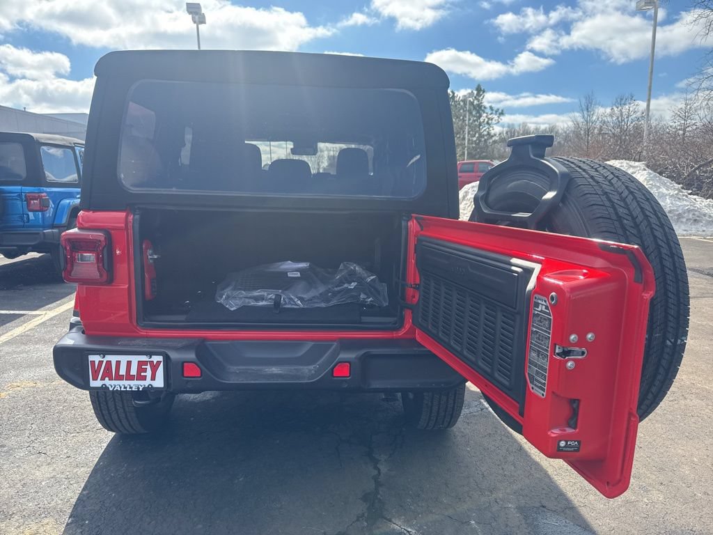 New 2025 Jeep Wrangler Unlimited Sahara AWD/4WD image 36