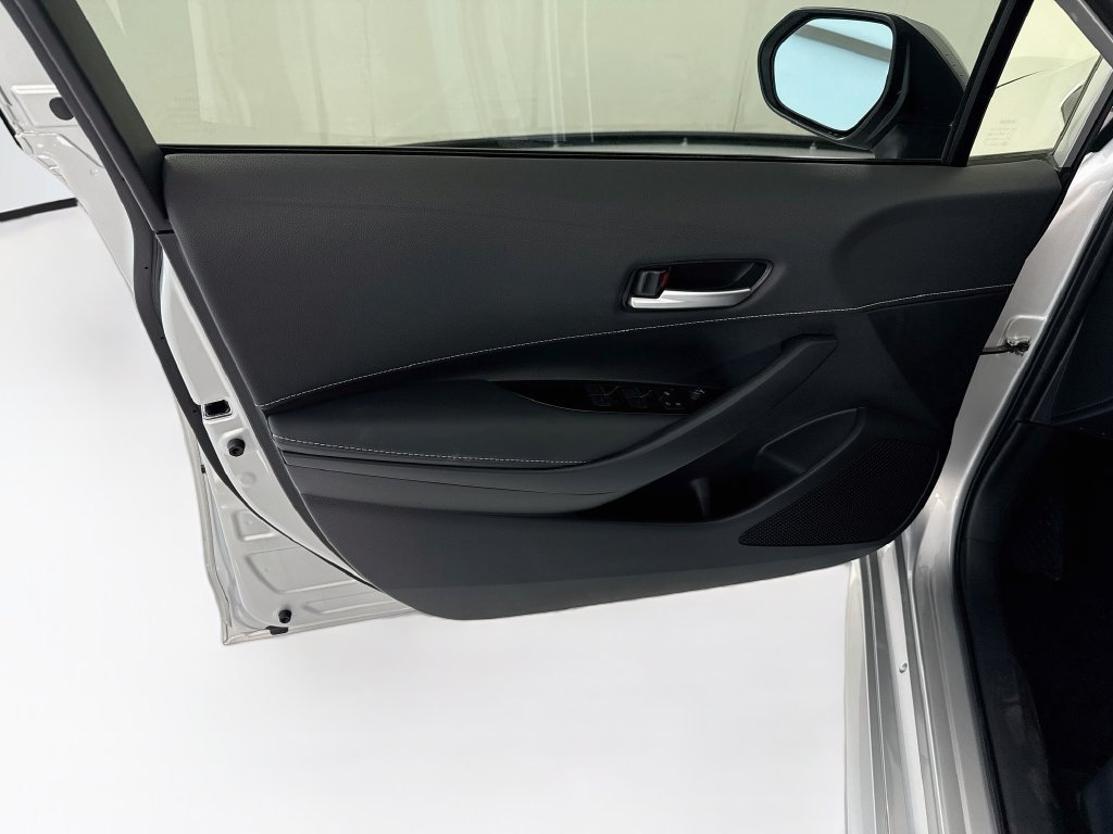 Used 2025 Toyota Corolla SE FWD image 24