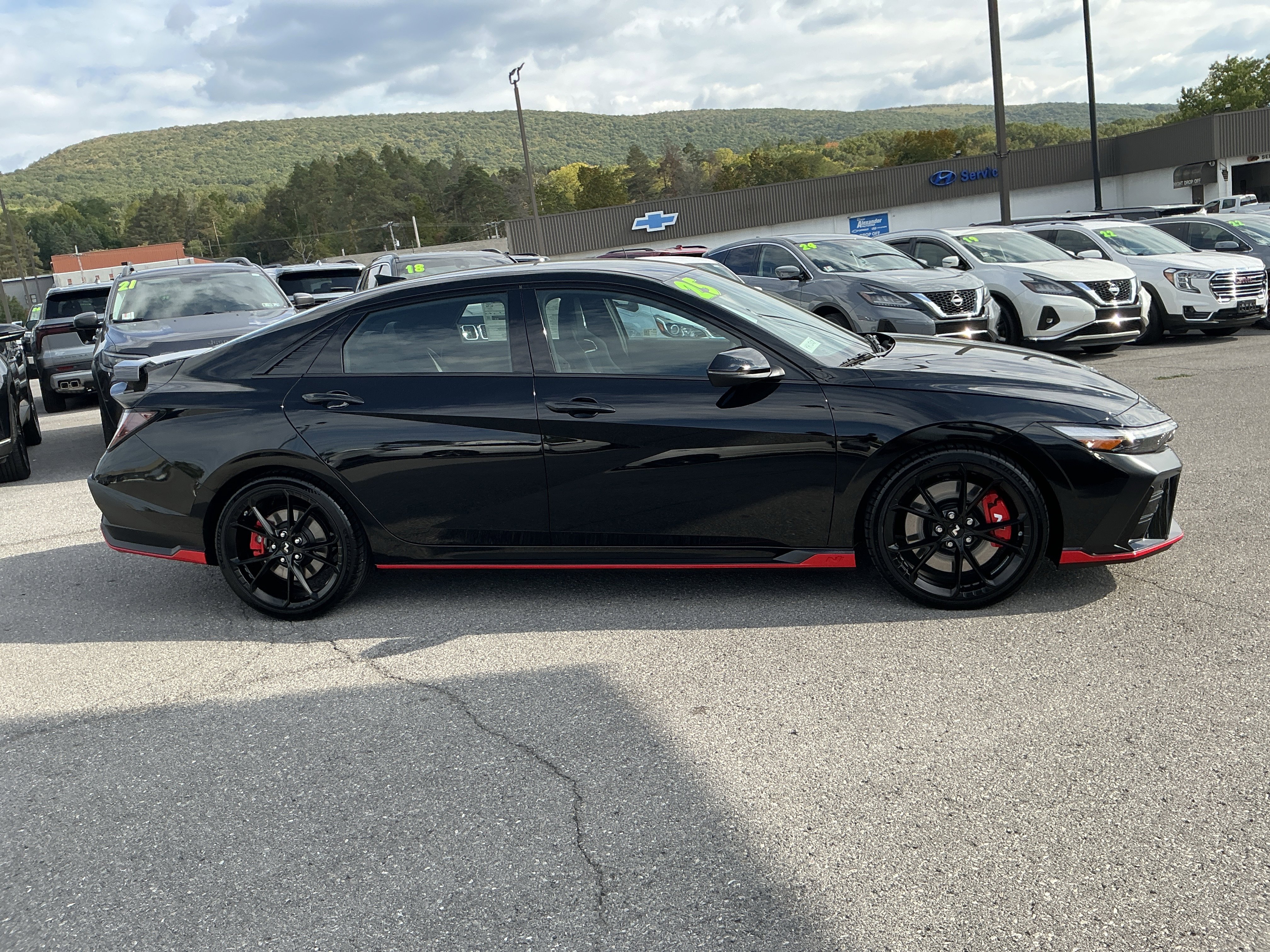 New 2025 Hyundai Elantra N image 2