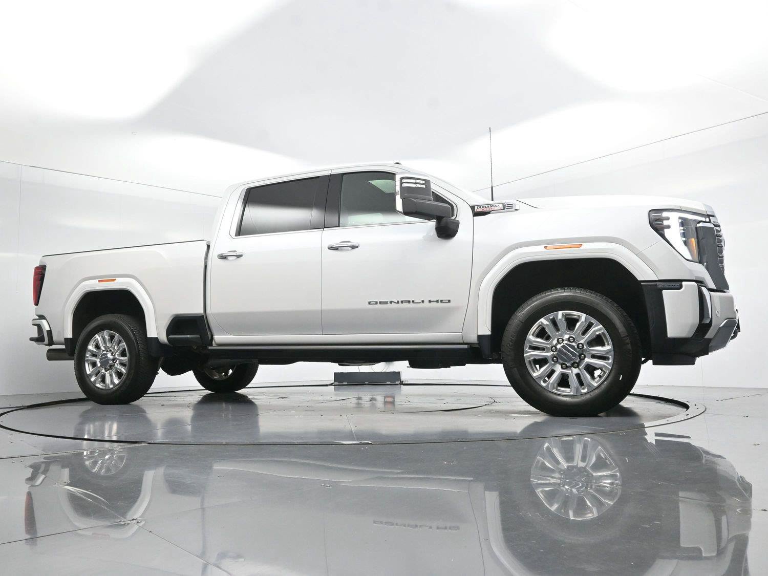 Used 2025 GMC Sierra 2500 Denali w/ Denali Reserve Package AWD/4WD image 41