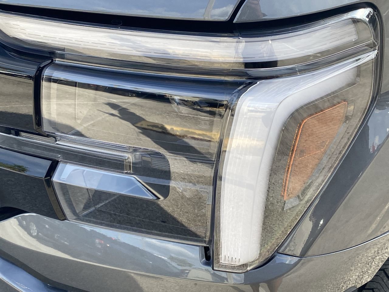 Used 2025 Ford F150 Lariat w/ Equipment Group 501A Mid image 6