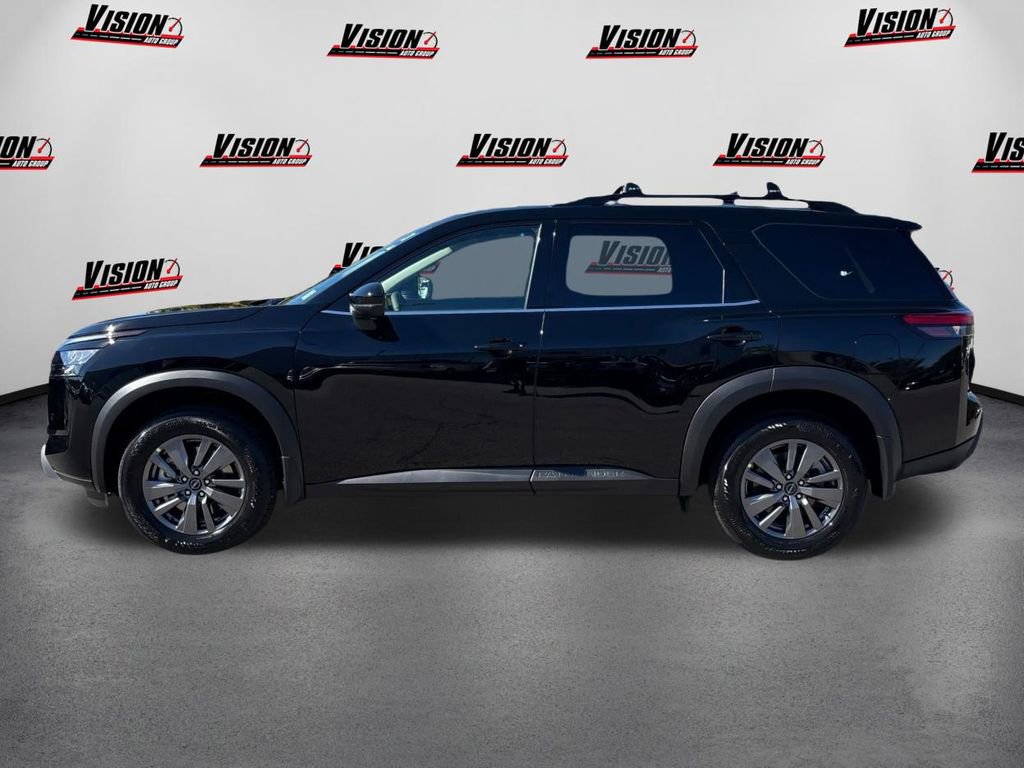 New 2025 Nissan Pathfinder SV w/ Black Appearance Package image 8
