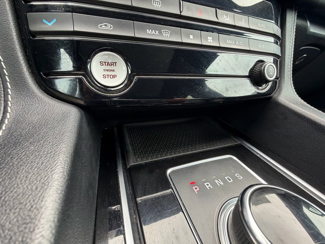 Used 2019 Jaguar F-PACE S image 25