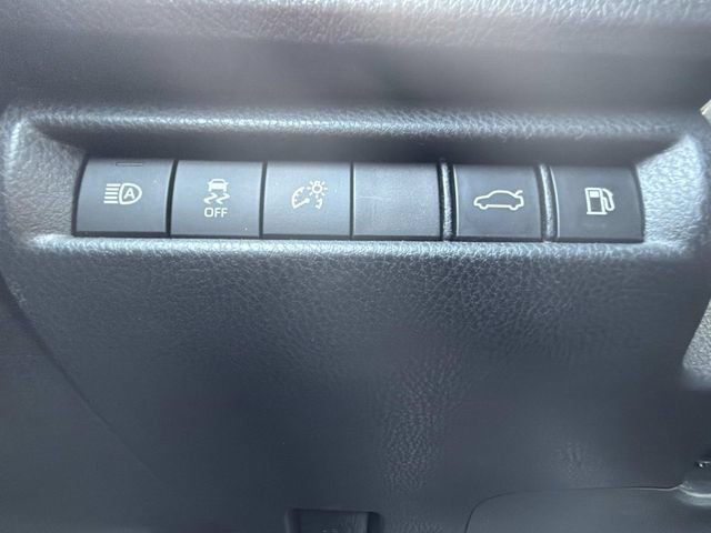 Used 2025 Toyota Camry LE FWD image 27
