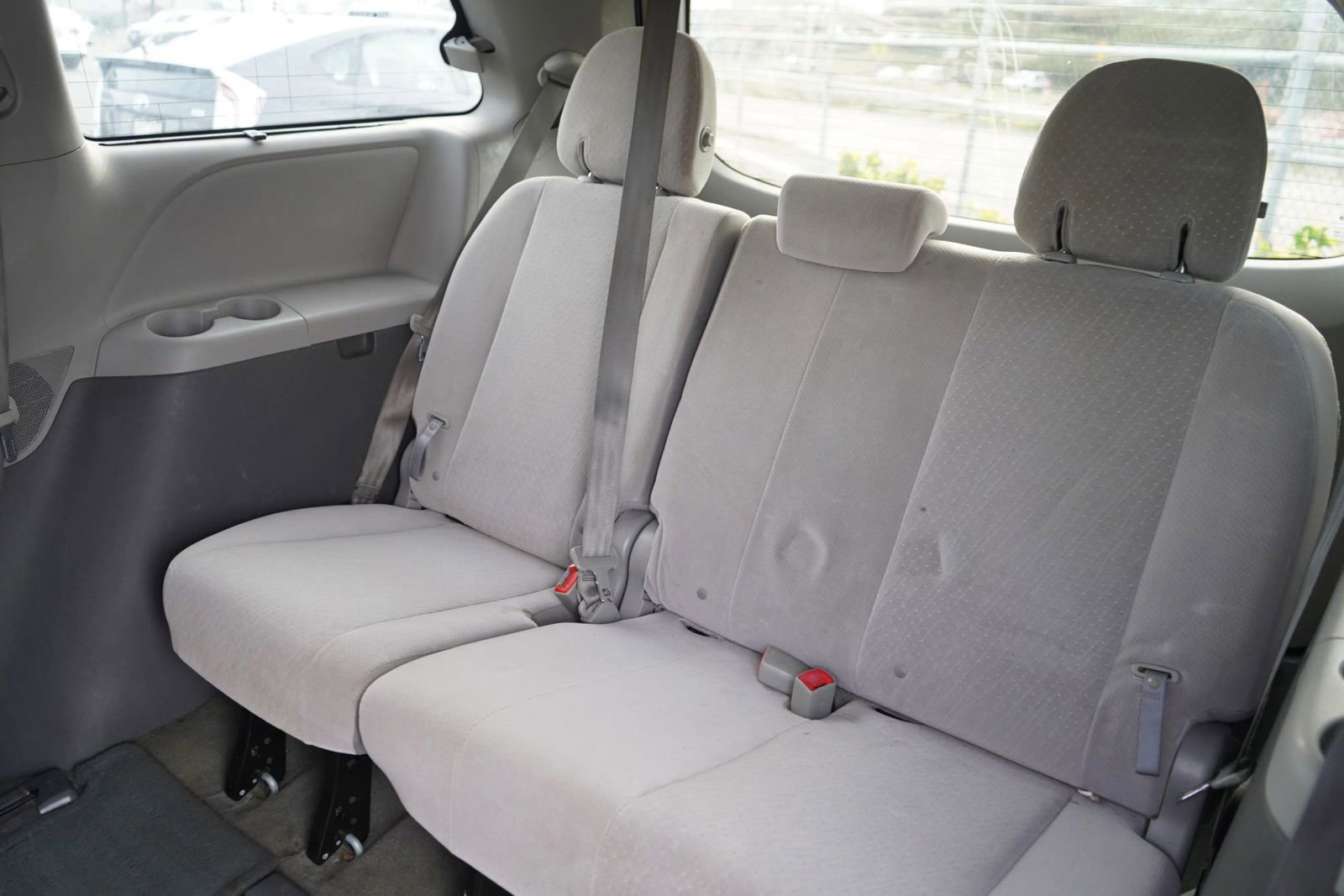 Used 2017 Toyota Sienna LE image 18