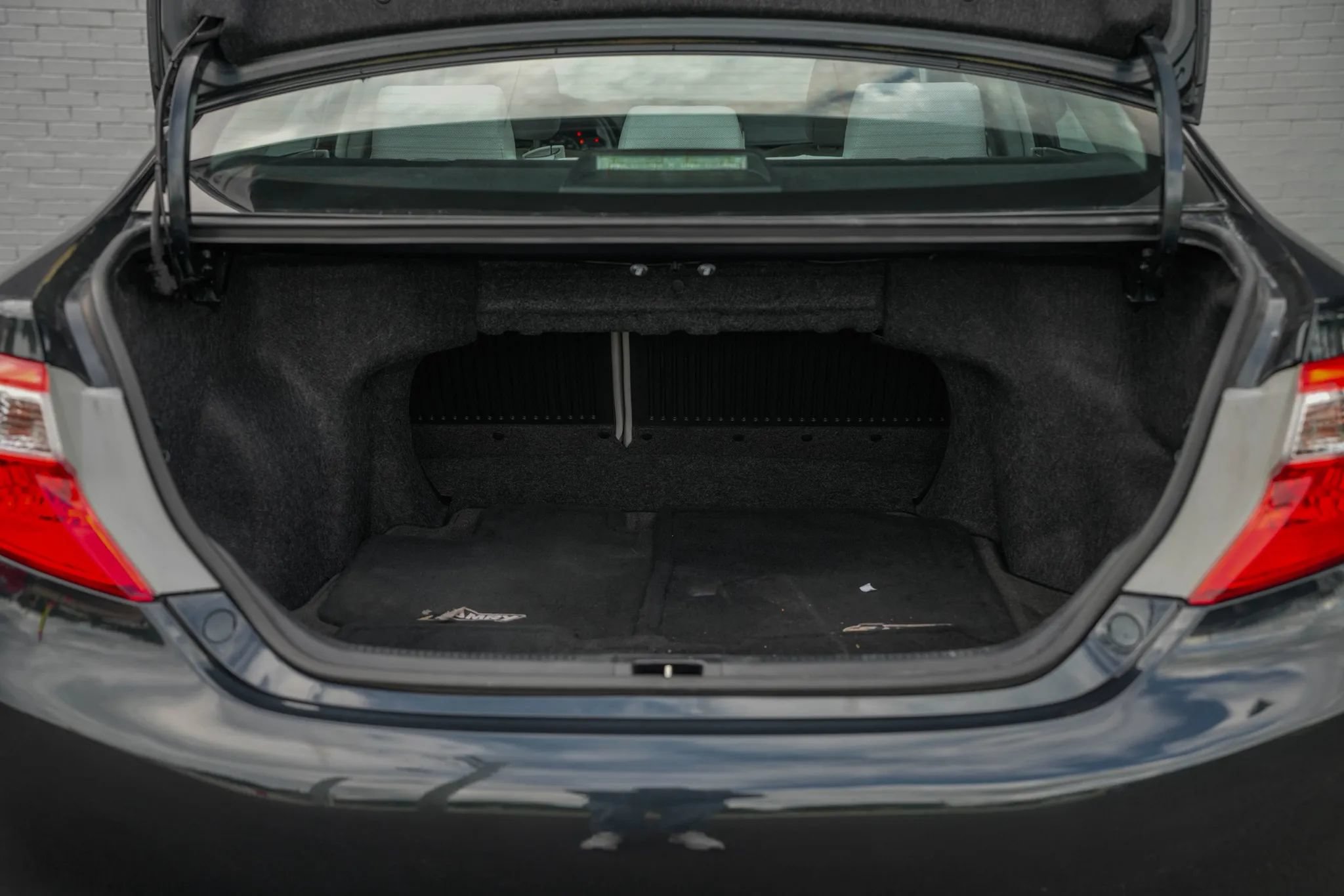 Used 2014 Toyota Camry LE FWD image 32