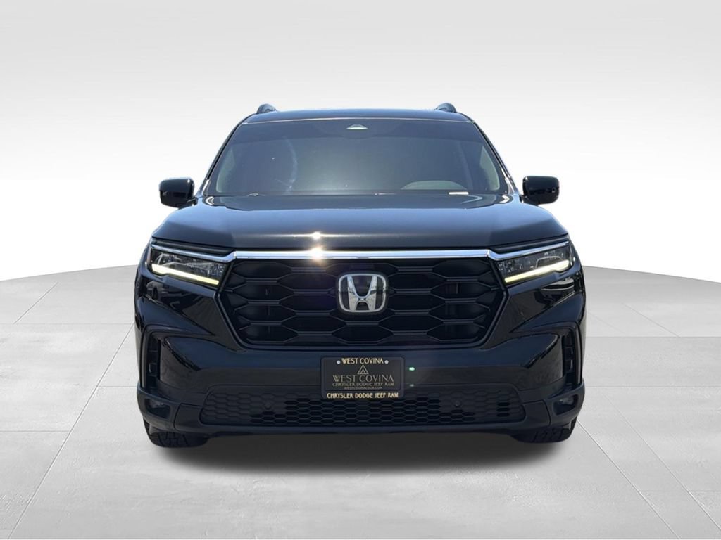 Used 2023 Honda Pilot Touring image 3
