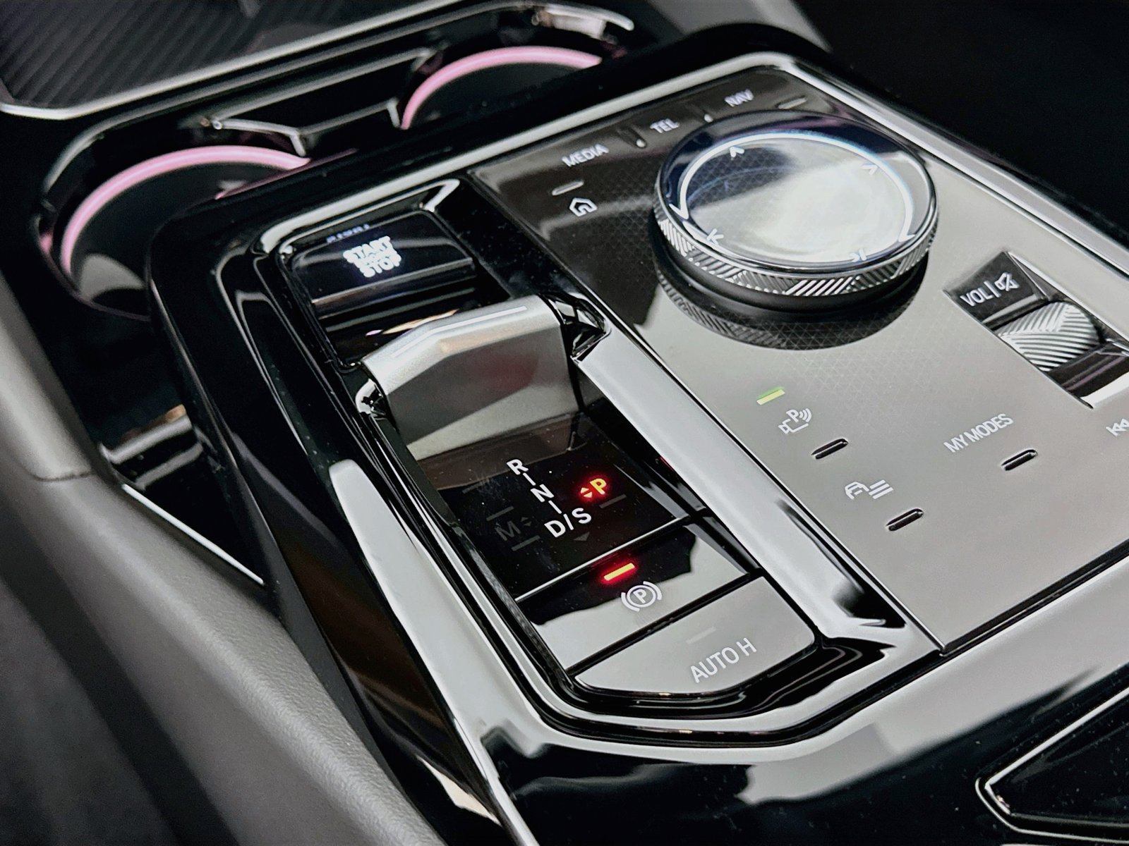 New 2027 BMW 550e xDrive AWD/4WD image 28