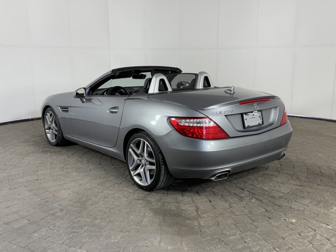 Used 2014 Mercedes-Benz SLK 250 image 8