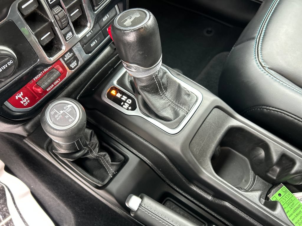 Used 2024 Jeep Wrangler Unlimited Rubicon 4xe AWD/4WD image 24
