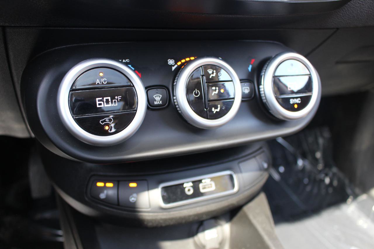 Used 2016 FIAT 500X Lounge AWD/4WD image 27