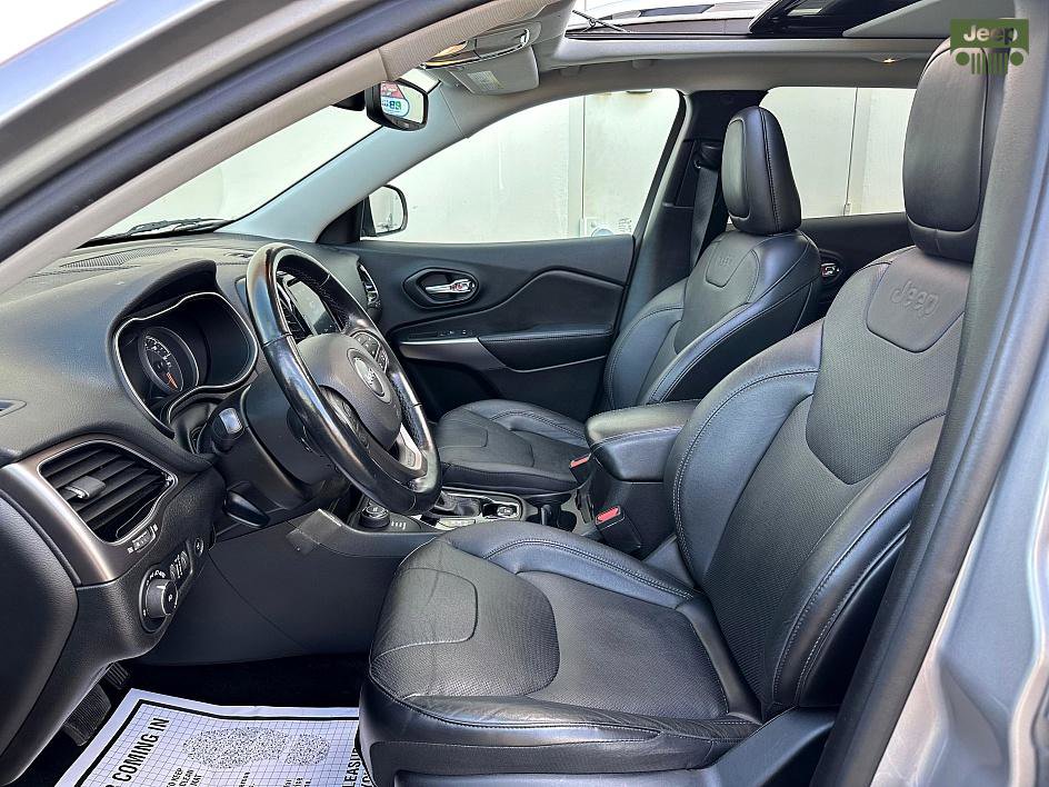 Used 2021 Jeep Cherokee Limited image 10