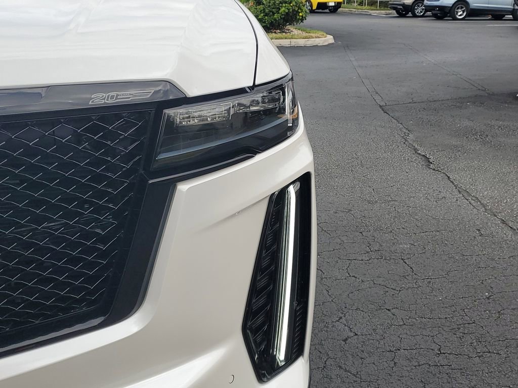 Certified 2024 Cadillac Escalade V w/ LPO, ONYX Package image 9