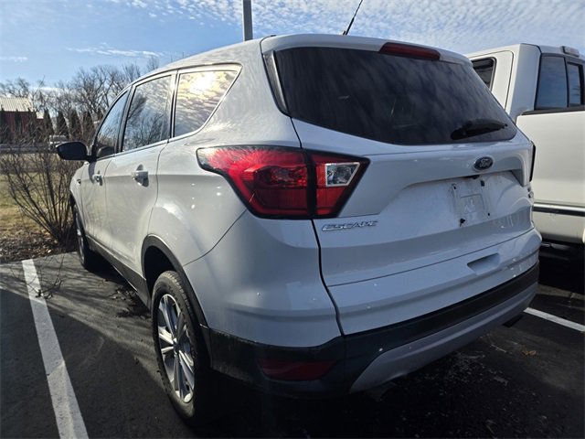 Used 2019 Ford Escape SE image 3