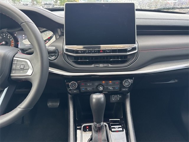 Used 2024 Jeep Compass Trailhawk image 20