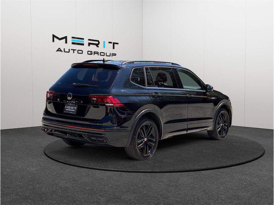 Used 2022 Volkswagen Tiguan SE R-Line FWD image 9