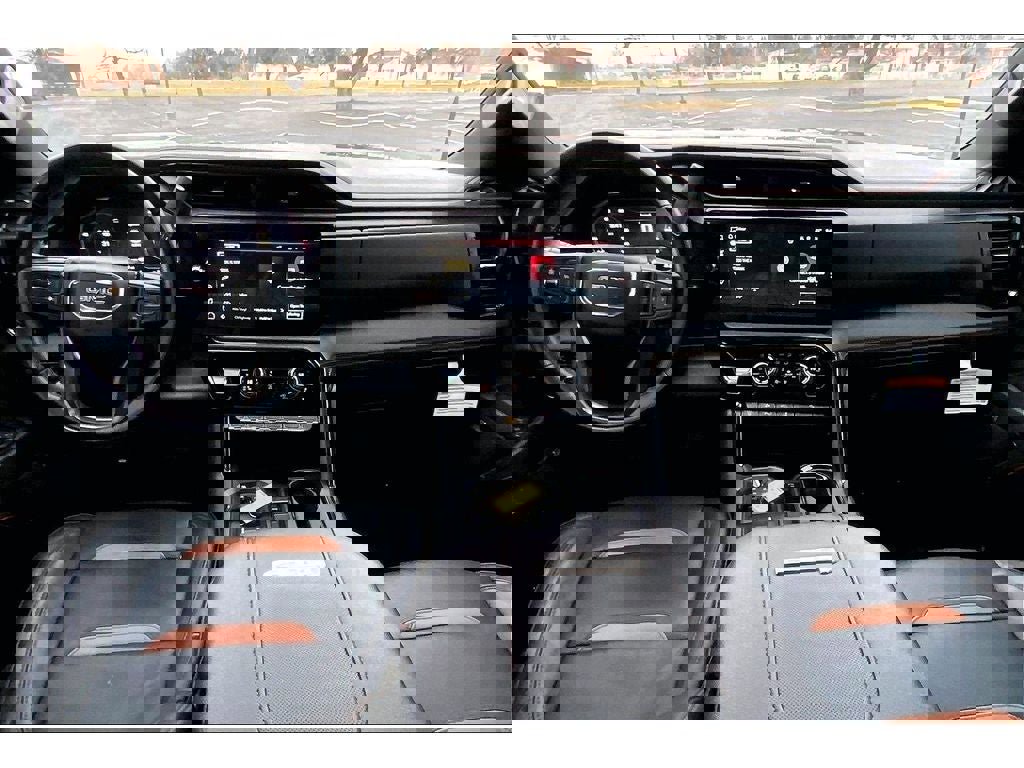 Used 2024 GMC Sierra 2500 AT4 w/ Technology Package image 17