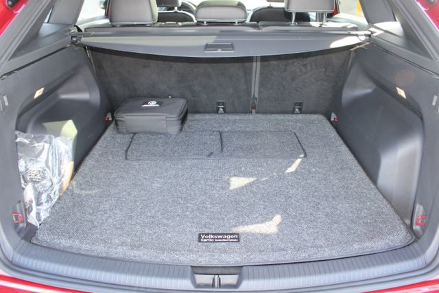 Used 2023 Volkswagen Atlas Cross Sport SE image 8