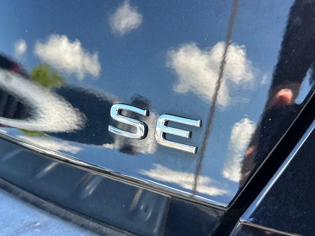 Used 2024 Volkswagen Jetta SE w/ Panoramic Sunroof Package FWD image 6